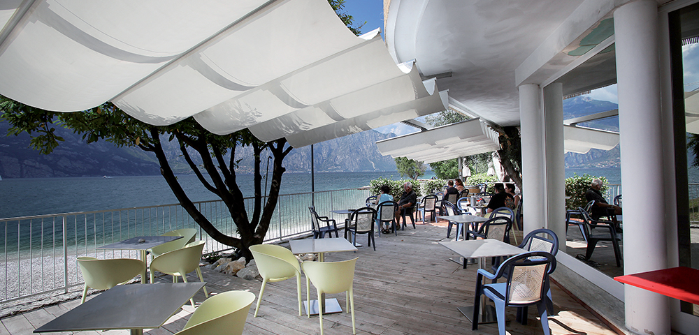 BEACH BAR VIBES Ambienthotel Primaluna in Malcesine am Gardasee